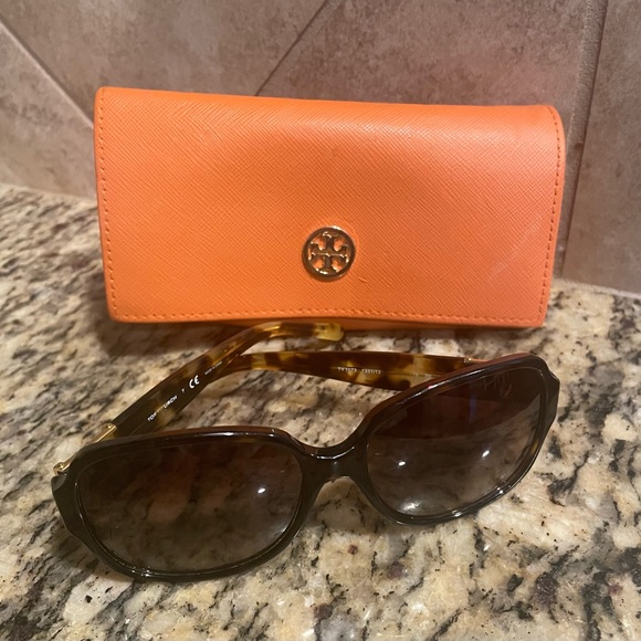 Tory Burch Accessories - Tory Burch TY7073 Sunglasses
